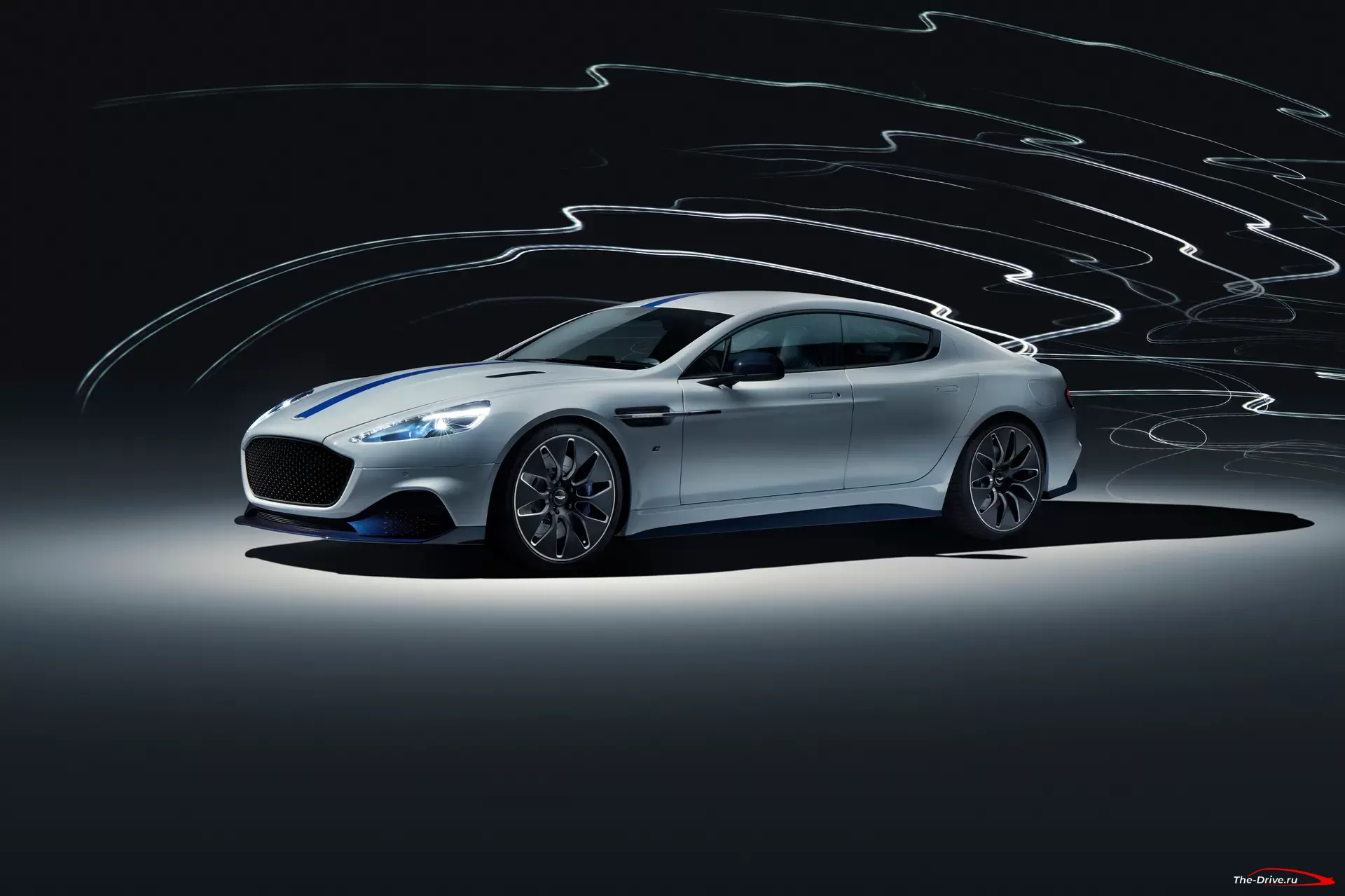 Aston Martin по сообщениям отменяет электрический RapidE из-за проблем с деньгами