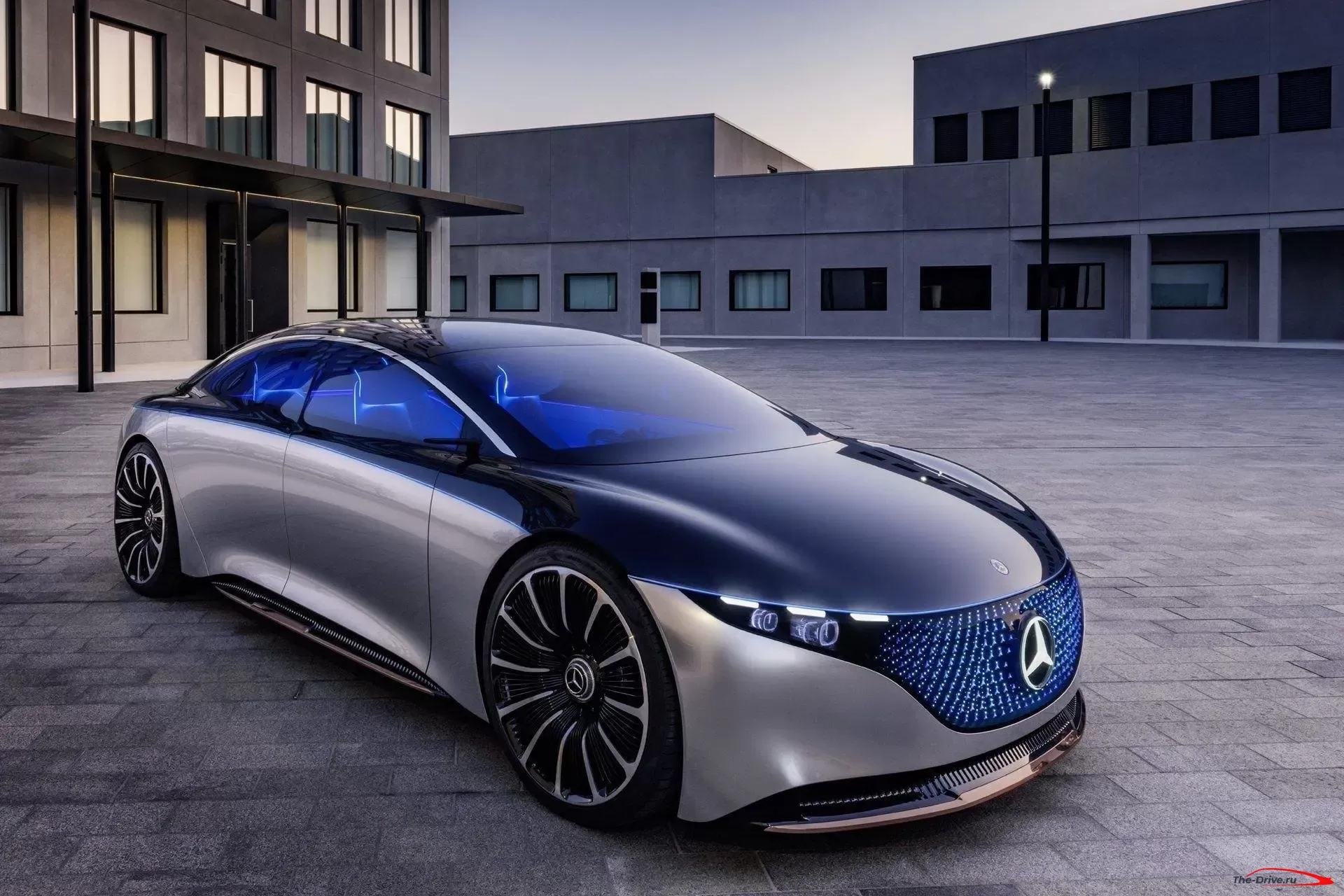 Mercedes EQS станет первым электрокаром с шильдиком AMG