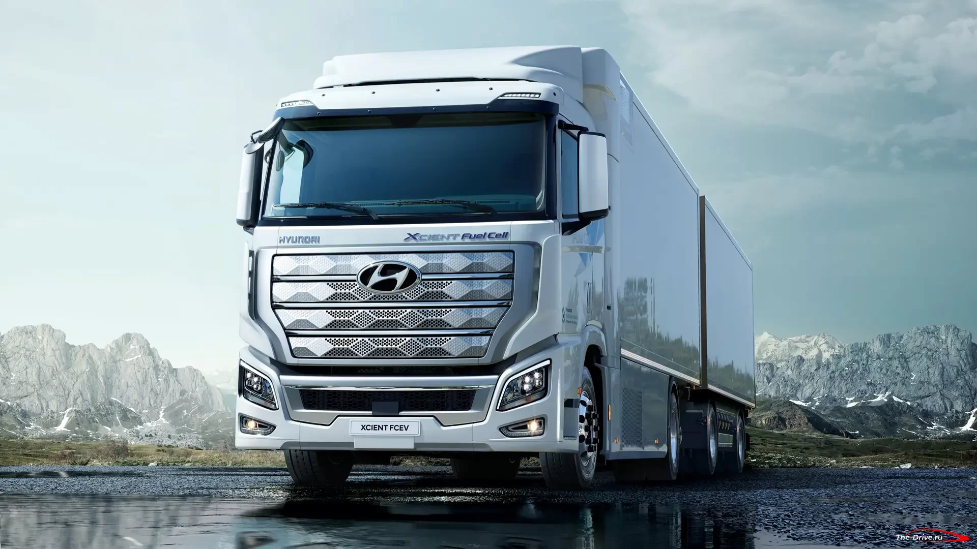 Полу грузовик Hyundai Xcient Fuel Cell готовится к работе в Европе
