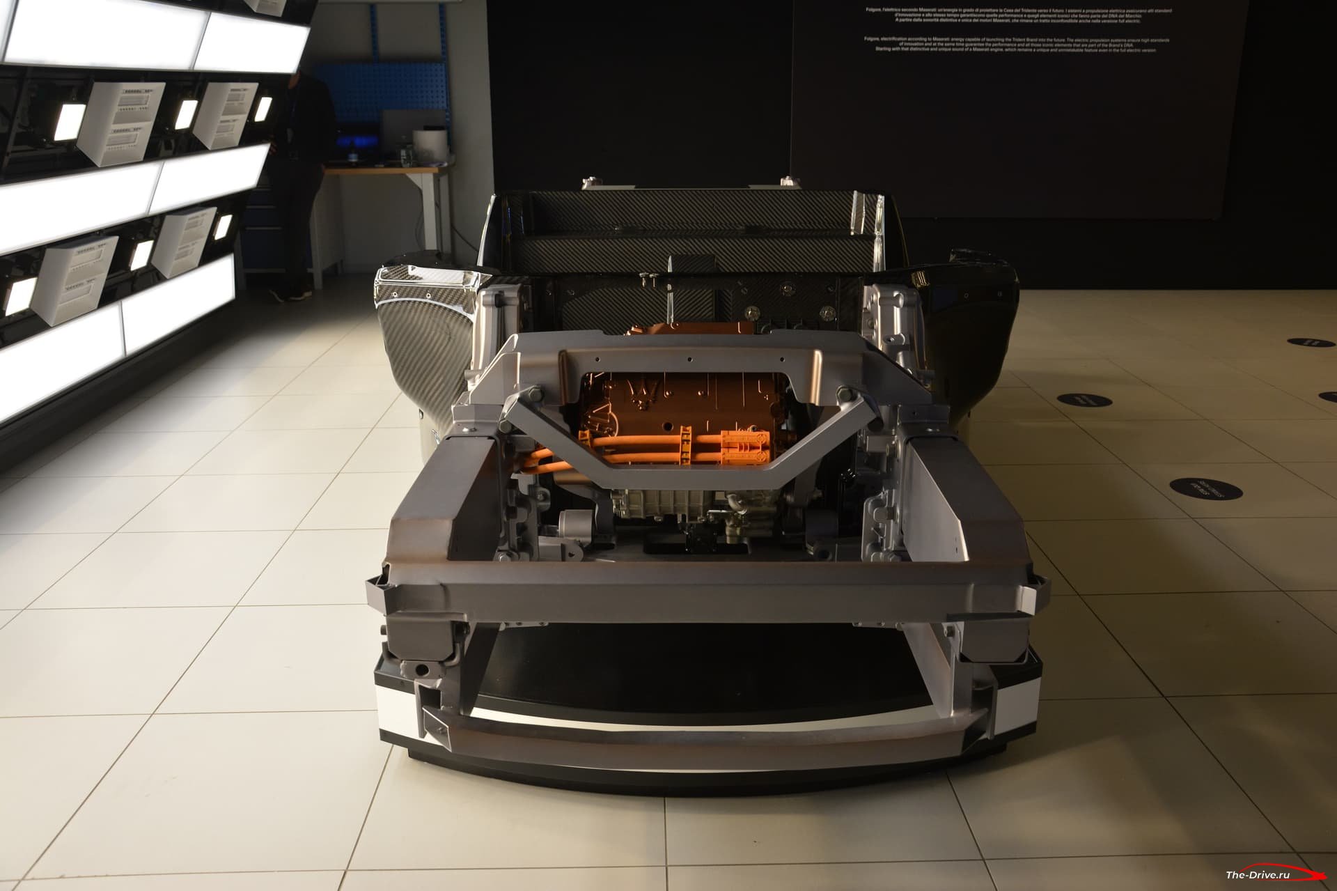 Maserati MC20 Folgore 2023 года планируется с трехмоторной электрической трансмиссией