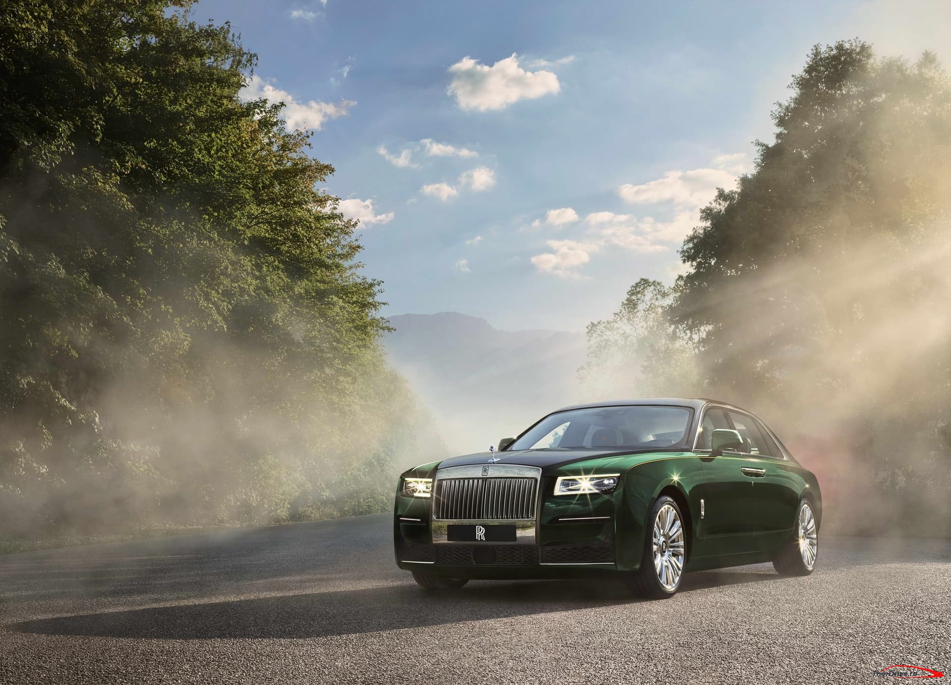 Rolls-Royce Ghost Extended 2021 года - роскошная гостиная на колесах