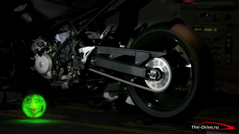 Kawasaki тестирует гибридный мотоцикл с шестиступенчатой ​​механической коробкой передач