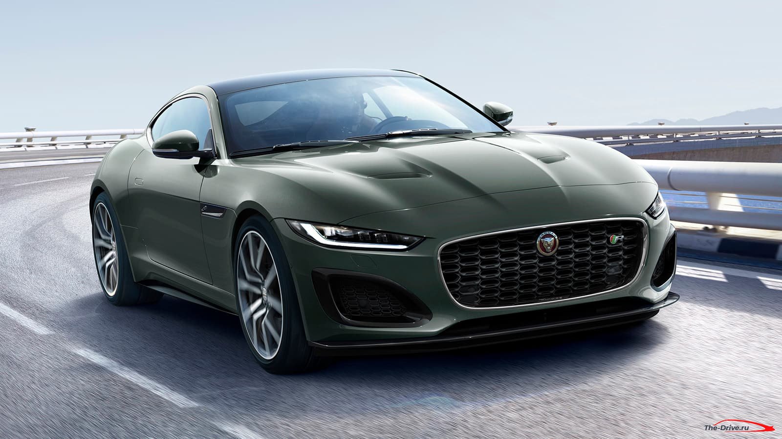 Jaguar F-Type Heritage 60 Edition 2021 года - быстрый, эксклюзивный и классический зеленый
