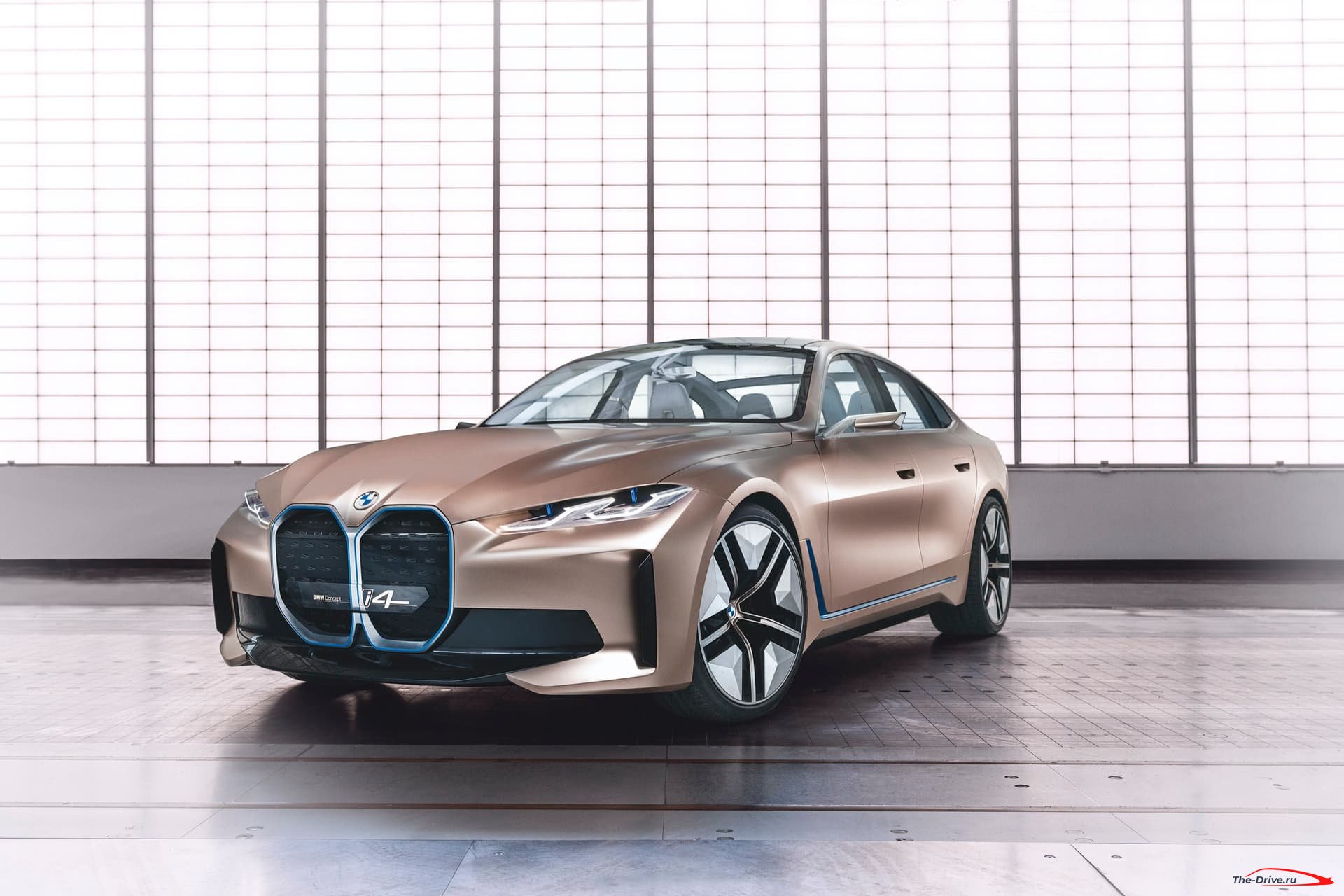 BMW объявляет, что в этом году появится электромобиль M