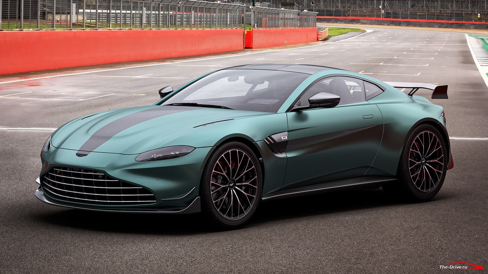 Aston Martin Vantage F1 Edition добавляет больше мощности и прижимной силы
