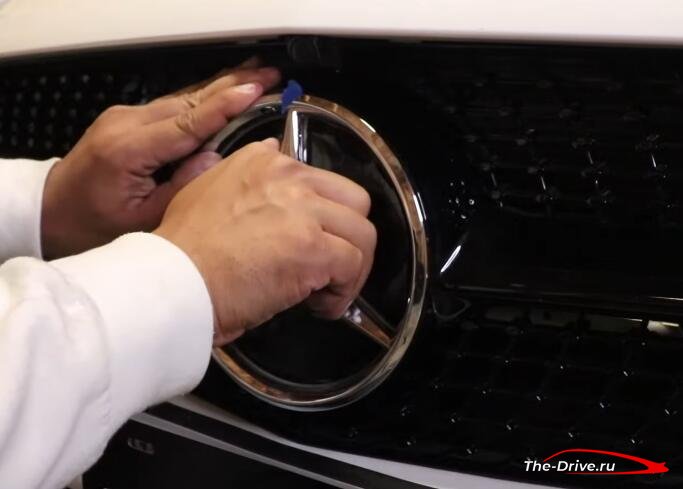 Как сделать свечение знака звезды на Mercedes C-Class W205 2015+