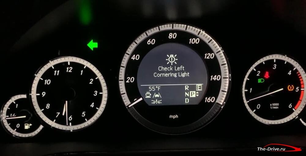 Mercedes-Benz W212 - Как самостоятельно заменить лампочку поворотов