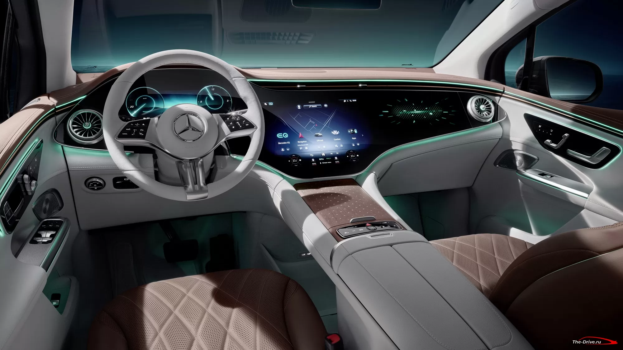 Внедорожник Mercedes-Benz EQE демонстрирует свой высокотехнологичный интерьер