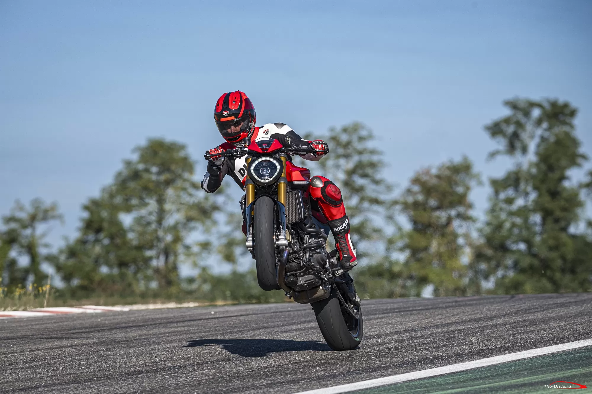 Ducati Monster SP получает гоночные обновления и внешний вид, вдохновленный MotoGP